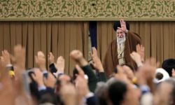 خامنئي بعد تهديدات ترامب: "قوة إيران الدفاعية معروفة لدى الجميع"